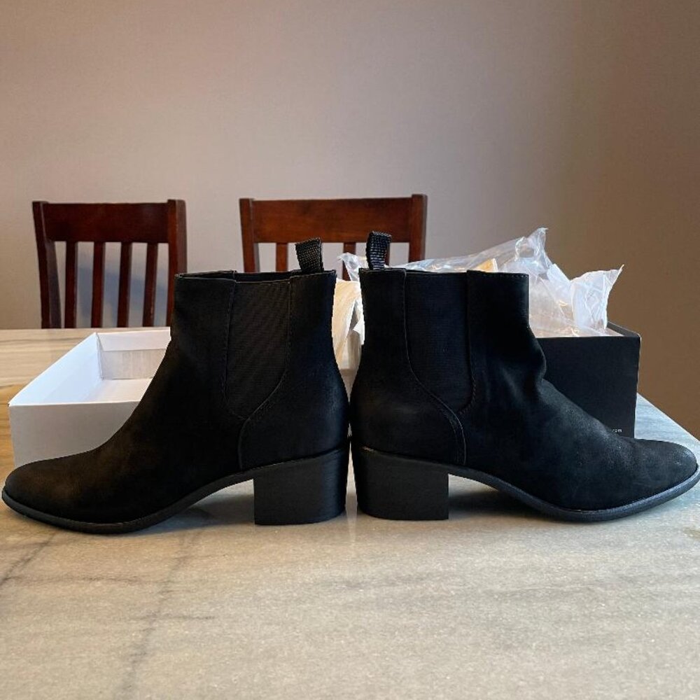 Dolce Vita Colbey Black Nubuck ankle booties with elastic *** BRAND NEW ***